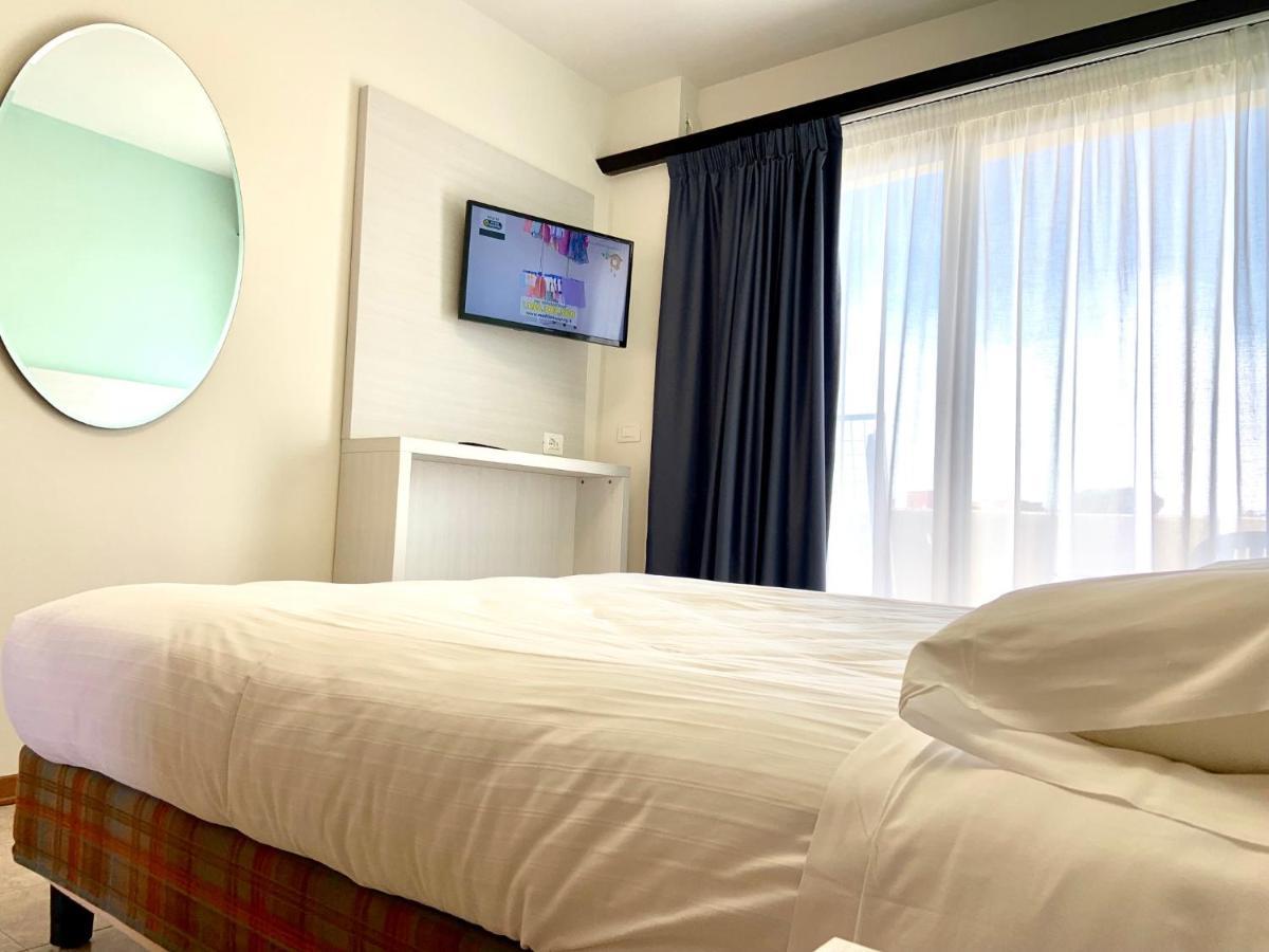 Suites Marilia Apartments Pool Side - Suite Livorno Holiday Home Group 外观 照片