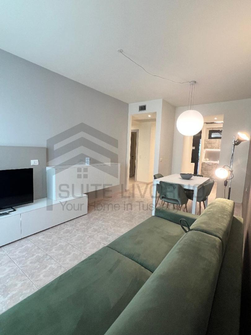 Suites Marilia Apartments Pool Side - Suite Livorno Holiday Home Group 外观 照片