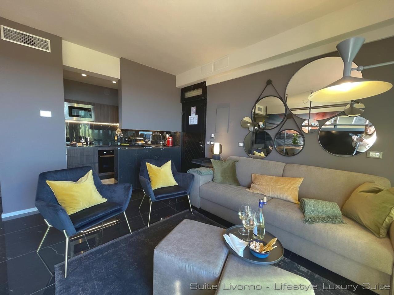 Suites Marilia Apartments Pool Side - Suite Livorno Holiday Home Group 外观 照片